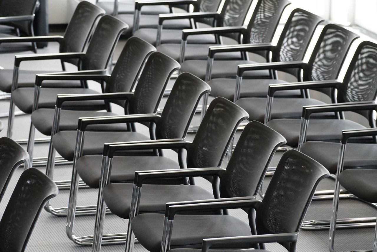 10 Creative Ways to Repurpose Old Furniture